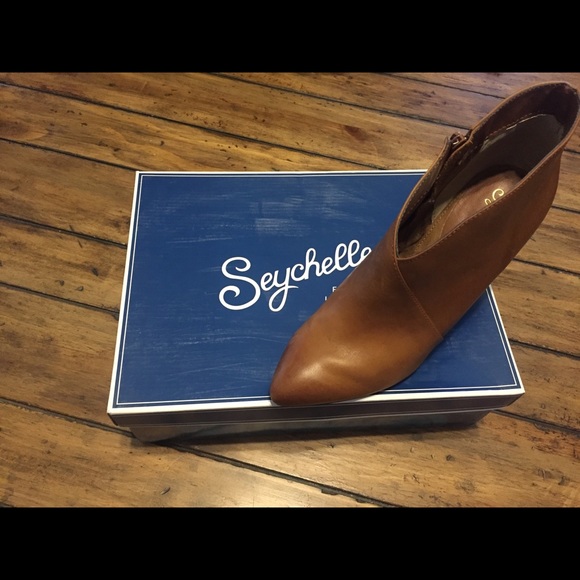 Seychelles Booties - Picture 2 of 3